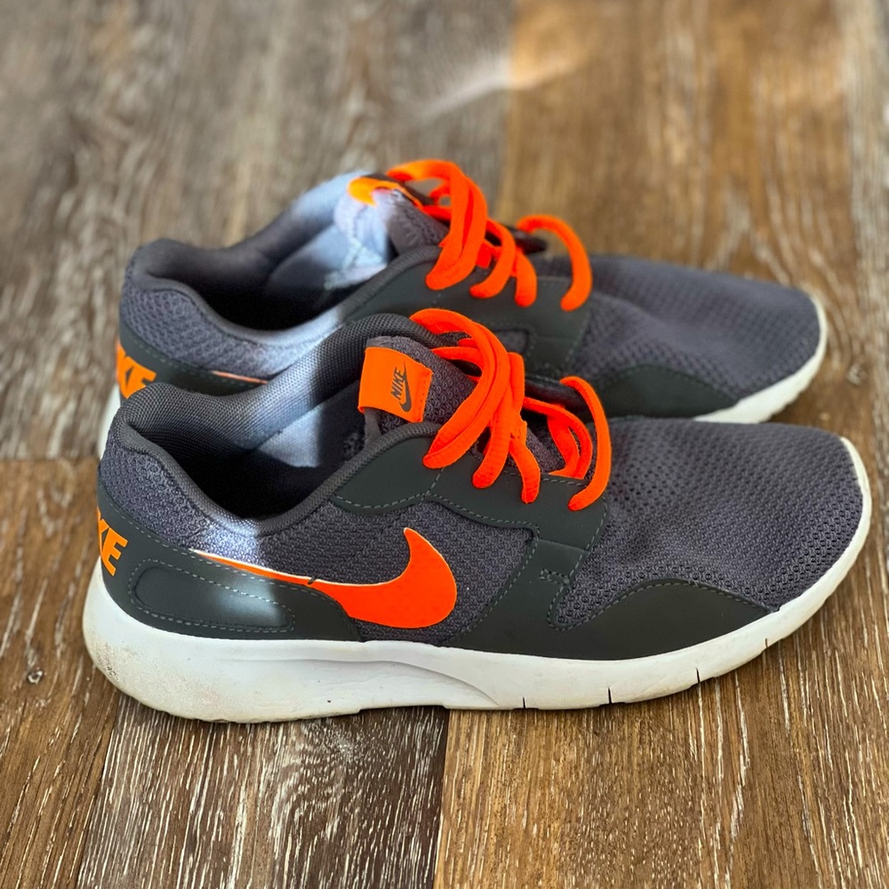 NIKES